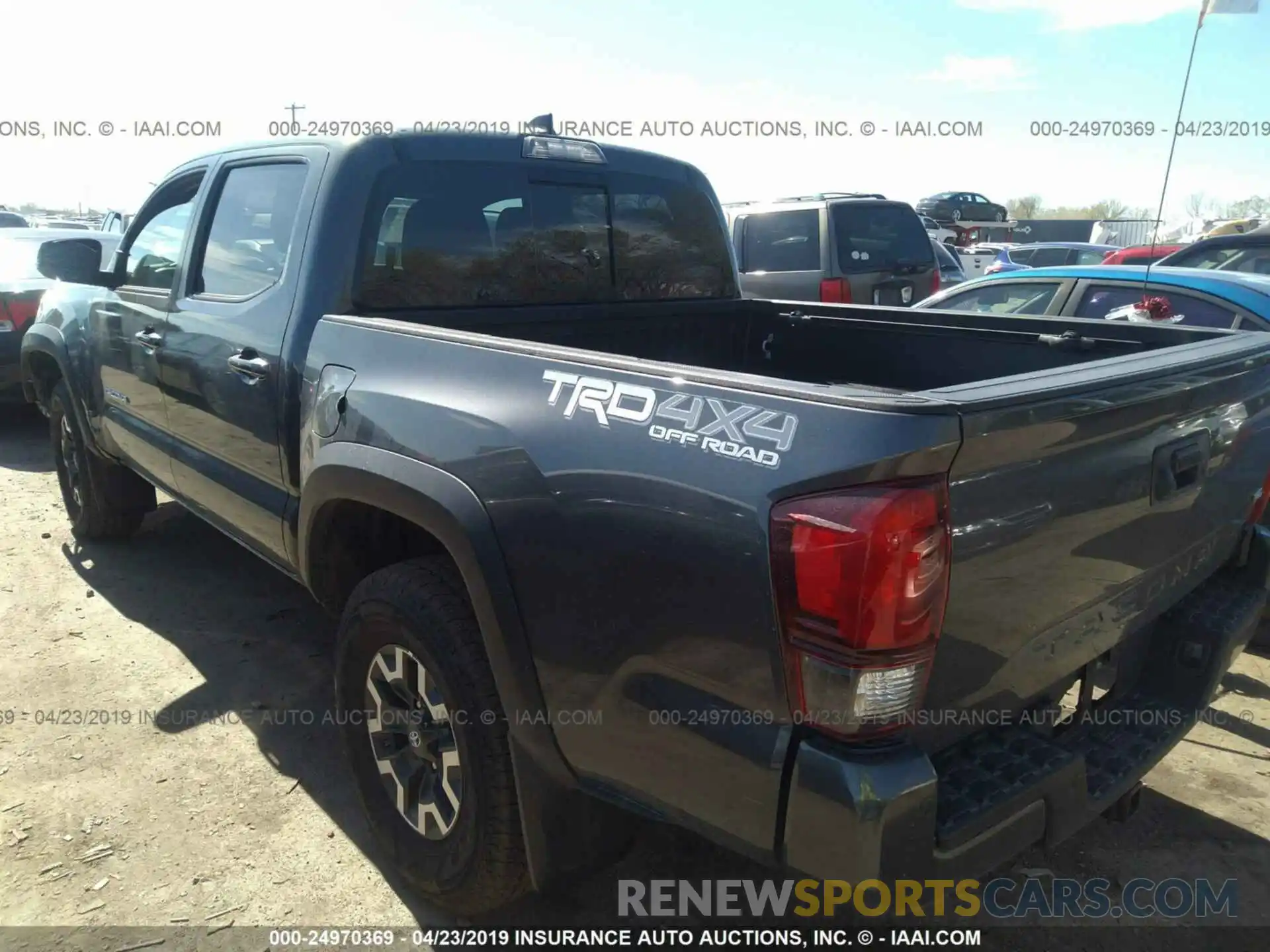 3 Photograph of a damaged car 3TMCZ5AN2KM212604 TOYOTA TACOMA 2019