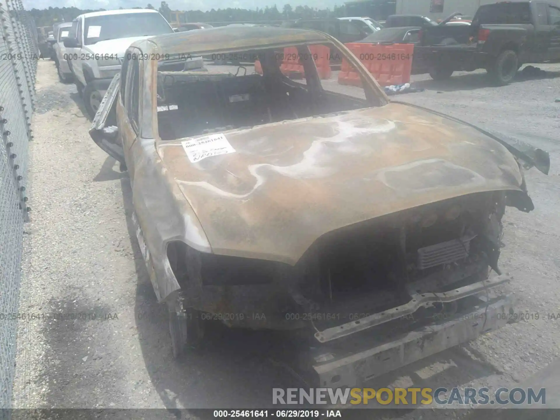 1 Photograph of a damaged car 3TMCZ5AN2KM213199 TOYOTA TACOMA 2019