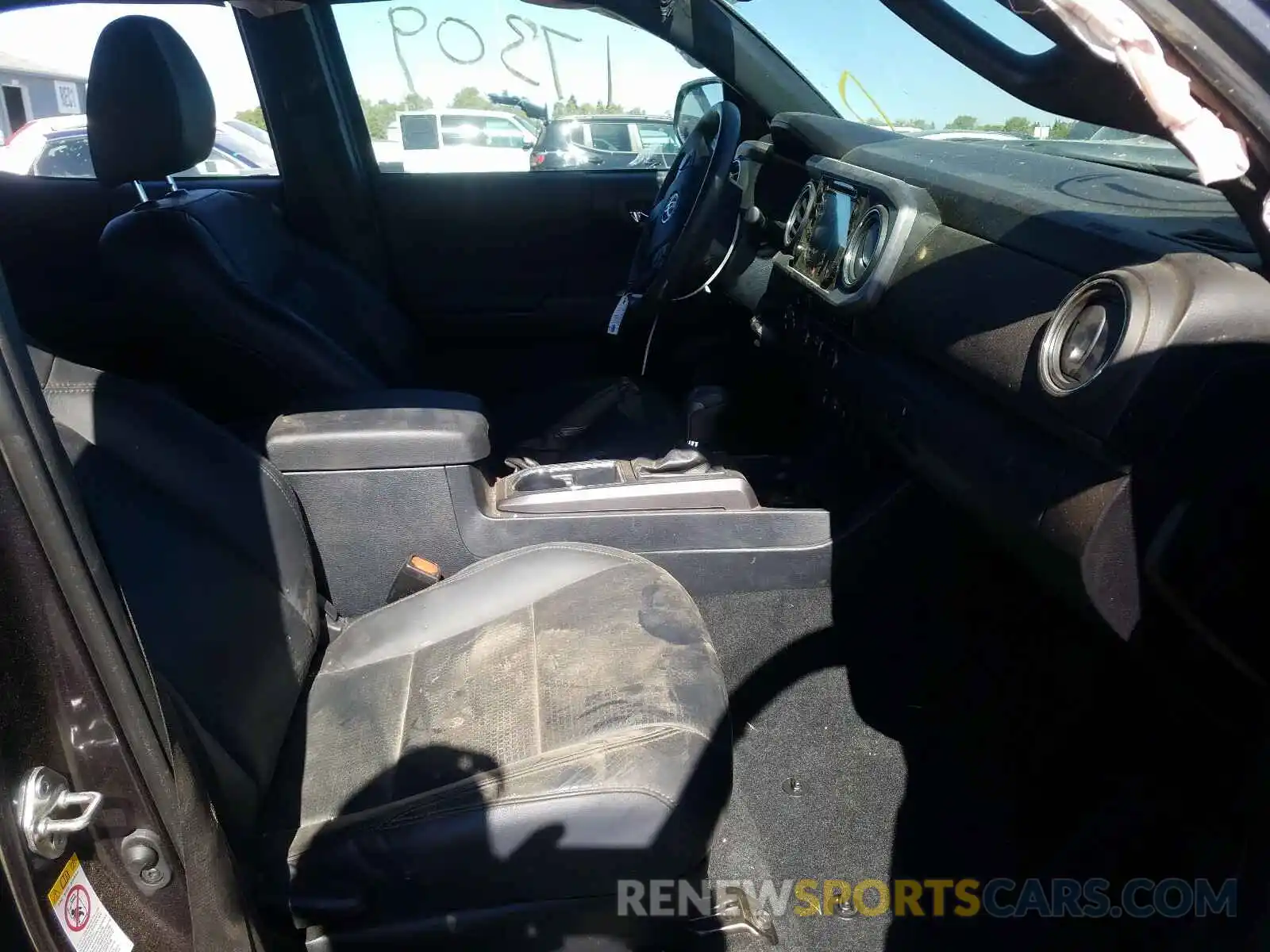 5 Photograph of a damaged car 3TMCZ5AN2KM217222 TOYOTA TACOMA 2019