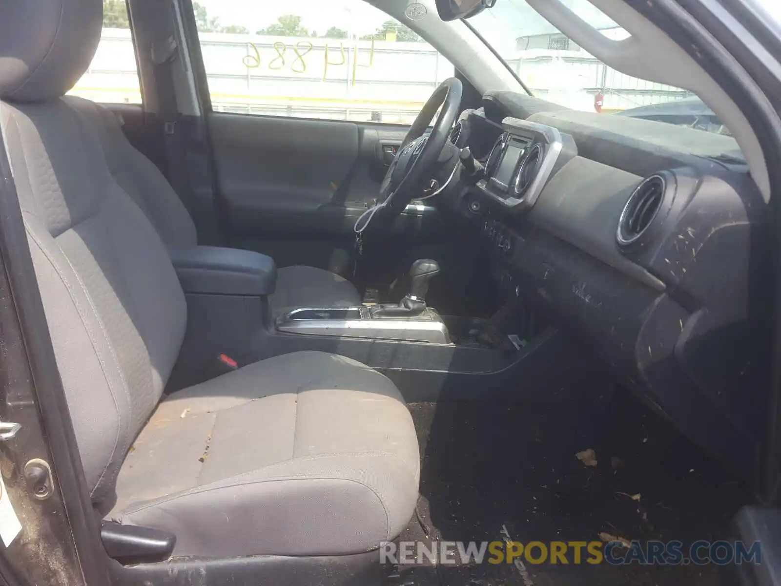 5 Photograph of a damaged car 3TMCZ5AN2KM220251 TOYOTA TACOMA 2019