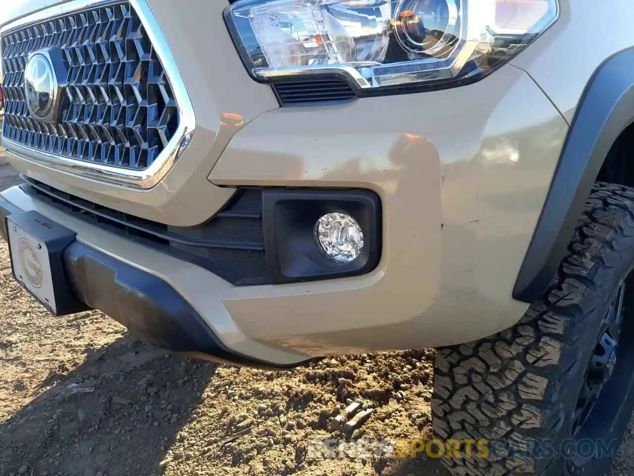 9 Photograph of a damaged car 3TMCZ5AN2KM223943 TOYOTA TACOMA 2019