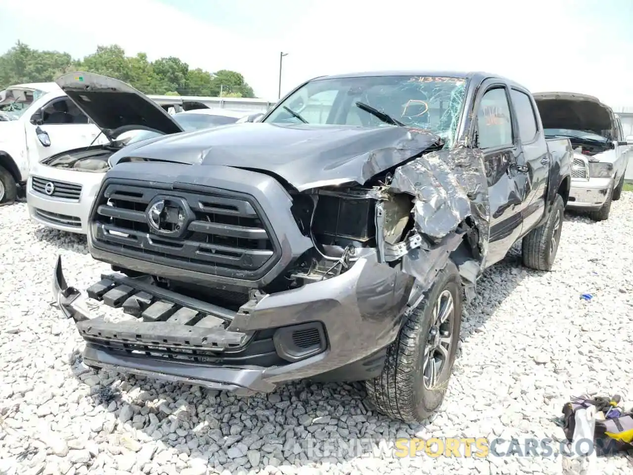 10 Photograph of a damaged car 3TMCZ5AN2KM232626 TOYOTA TACOMA 2019