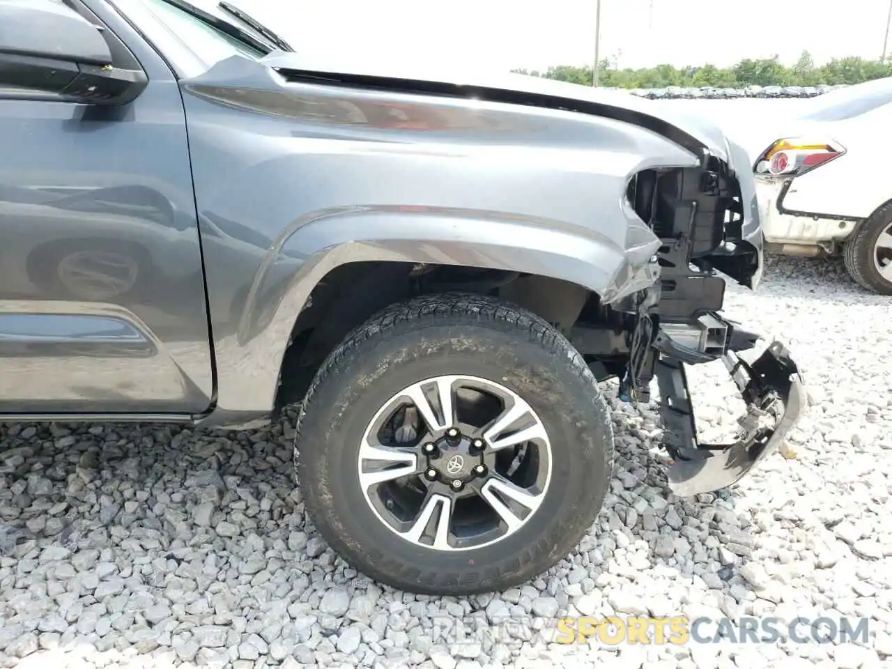 9 Photograph of a damaged car 3TMCZ5AN2KM232626 TOYOTA TACOMA 2019