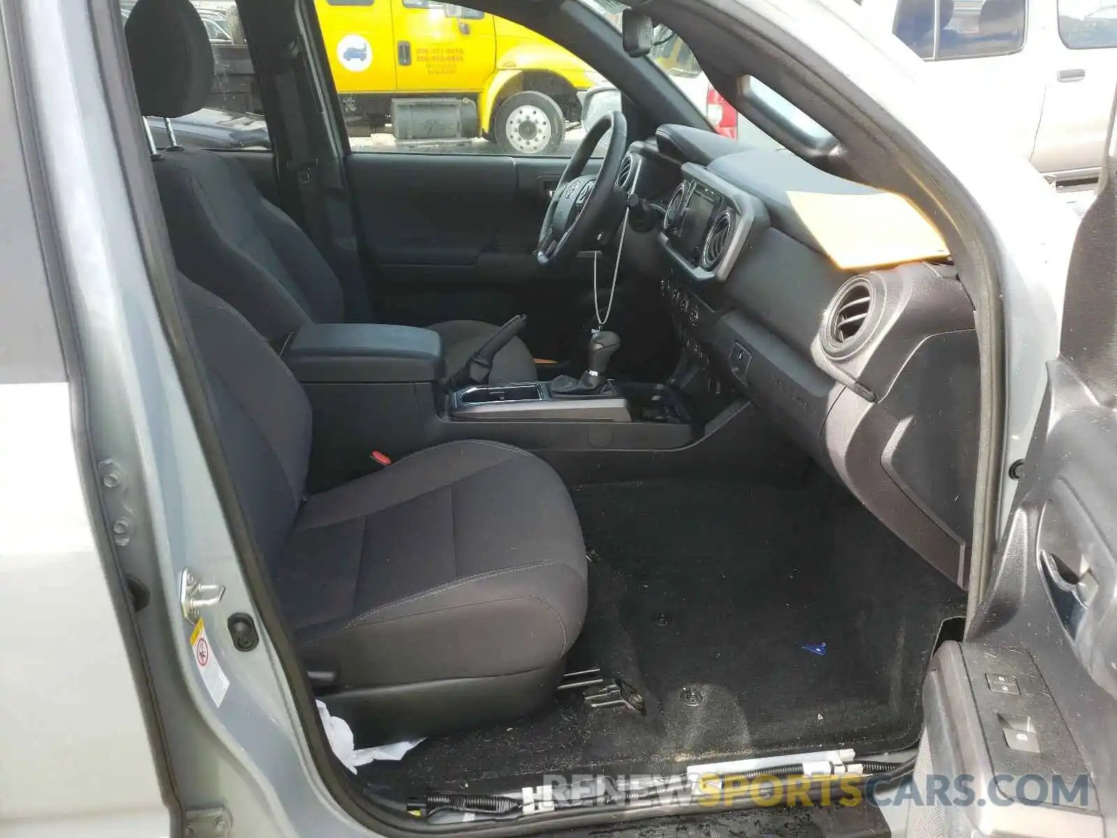 5 Photograph of a damaged car 3TMCZ5AN2KM237213 TOYOTA TACOMA 2019