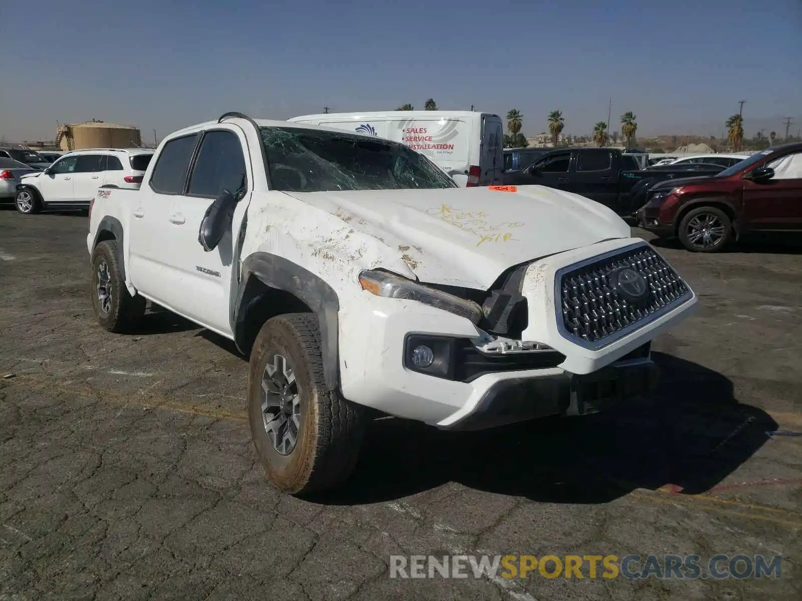 1 Photograph of a damaged car 3TMCZ5AN2KM239642 TOYOTA TACOMA 2019