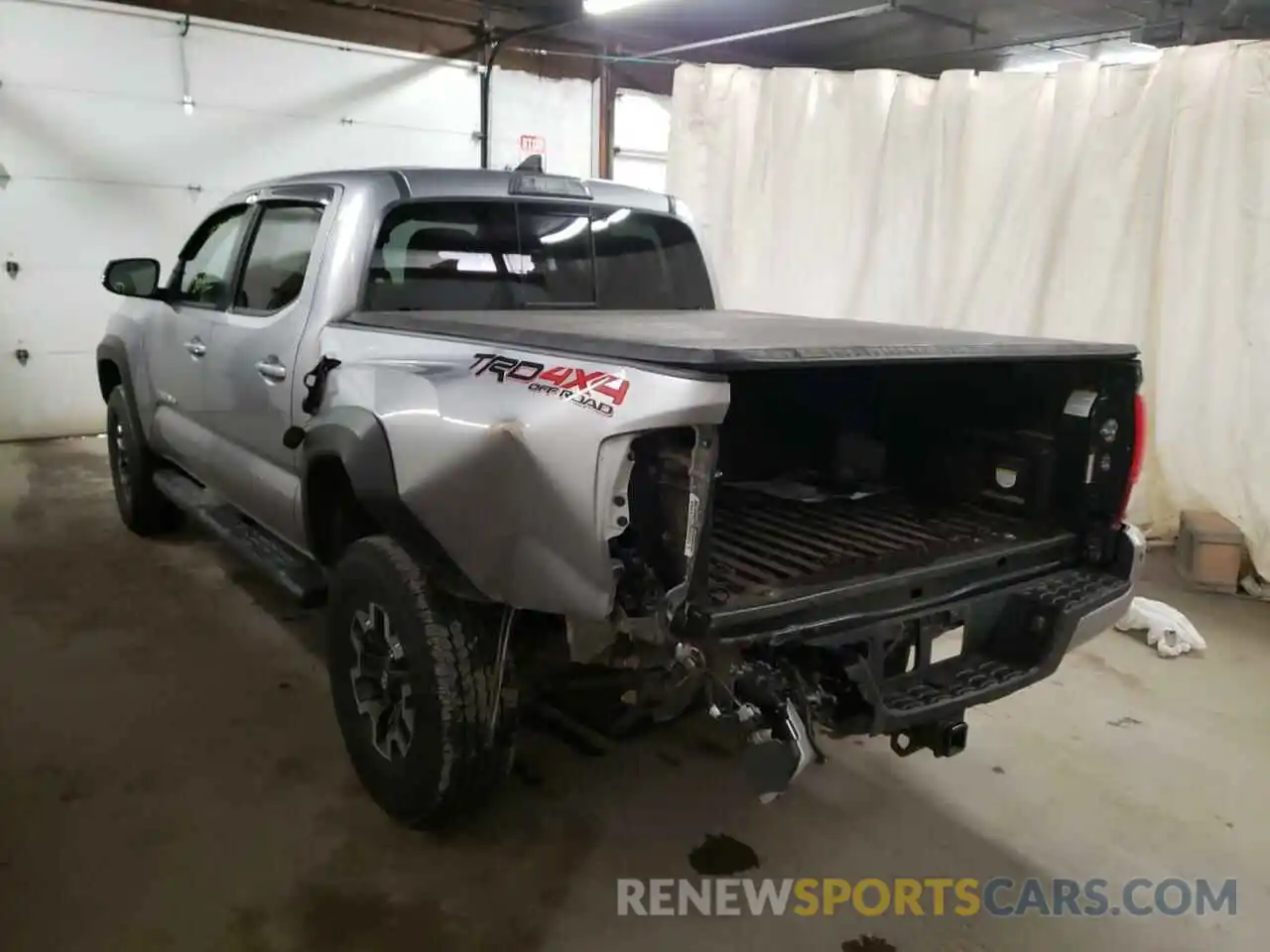 3 Photograph of a damaged car 3TMCZ5AN2KM239902 TOYOTA TACOMA 2019