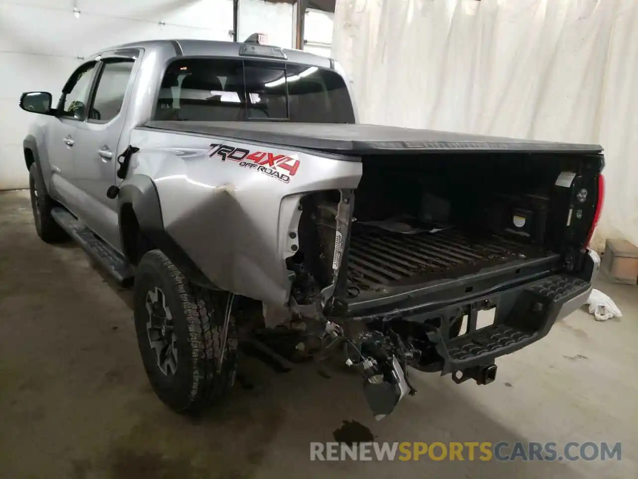 9 Photograph of a damaged car 3TMCZ5AN2KM239902 TOYOTA TACOMA 2019