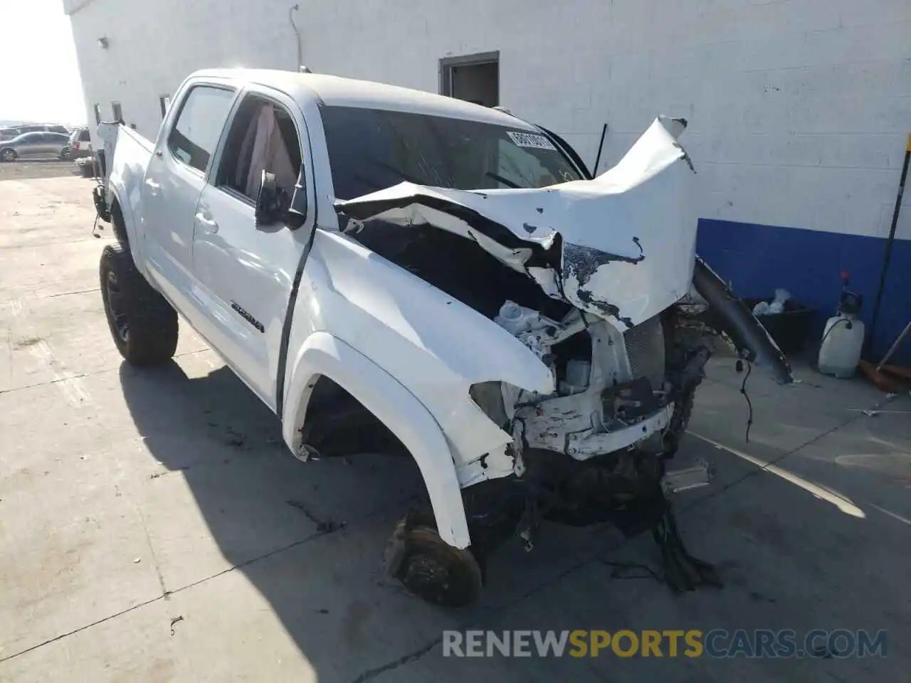 1 Photograph of a damaged car 3TMCZ5AN2KM240547 TOYOTA TACOMA 2019