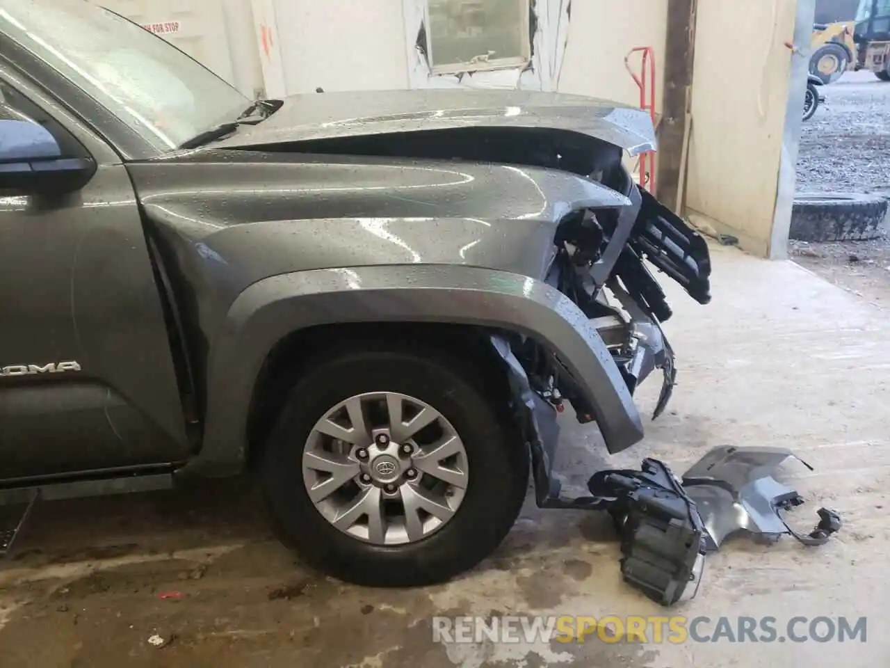 9 Photograph of a damaged car 3TMCZ5AN2KM244176 TOYOTA TACOMA 2019