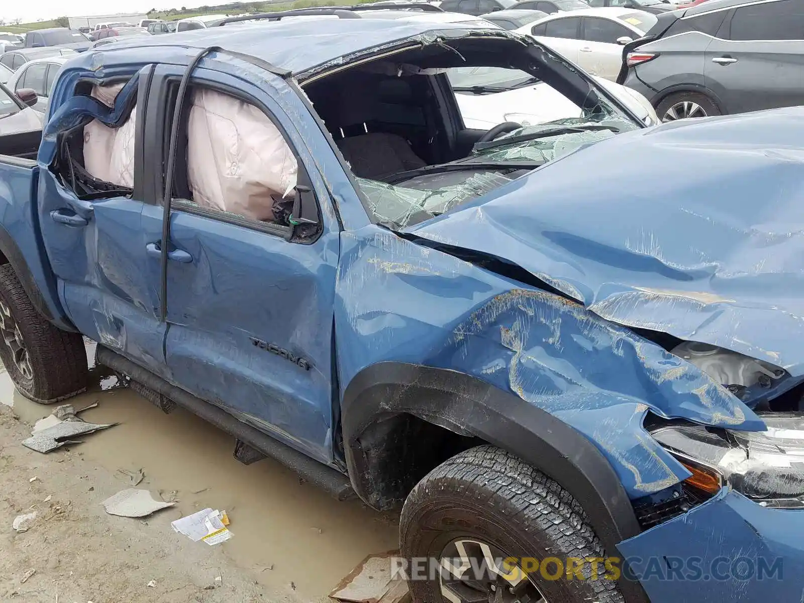 9 Photograph of a damaged car 3TMCZ5AN2KM244341 TOYOTA TACOMA 2019