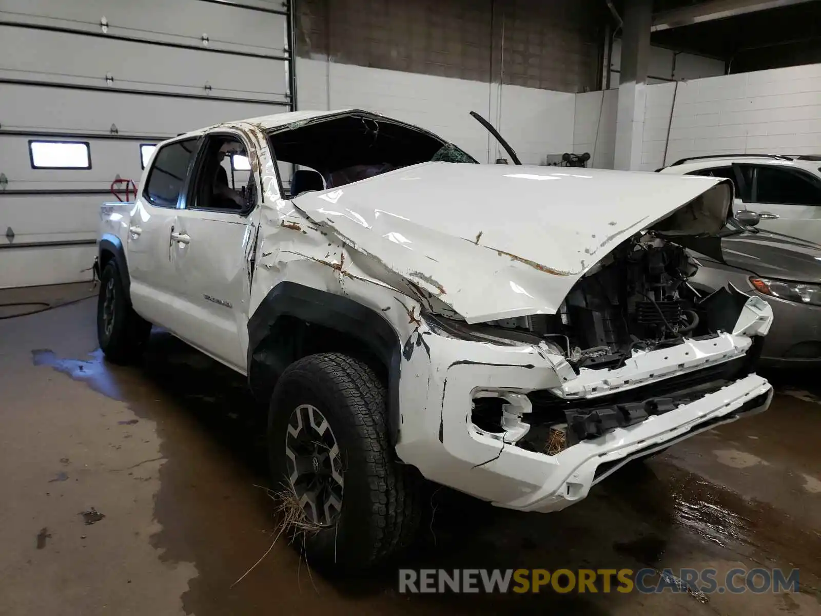 1 Photograph of a damaged car 3TMCZ5AN2KM246915 TOYOTA TACOMA 2019