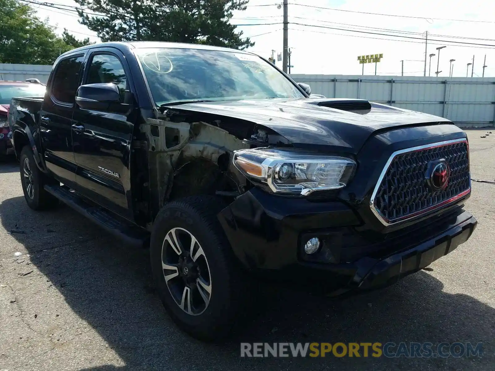 1 Photograph of a damaged car 3TMCZ5AN2KM250132 TOYOTA TACOMA 2019