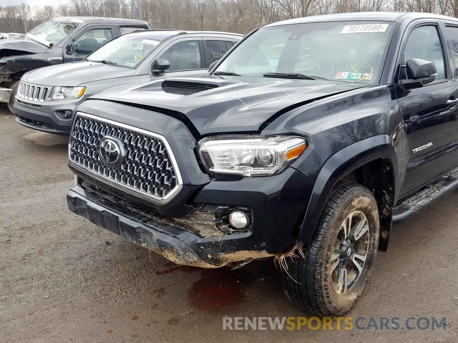 9 Photograph of a damaged car 3TMCZ5AN2KM250432 TOYOTA TACOMA 2019