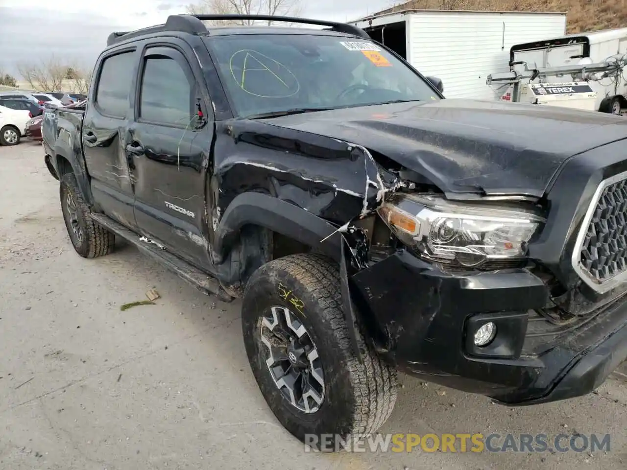 9 Photograph of a damaged car 3TMCZ5AN2KM253217 TOYOTA TACOMA 2019