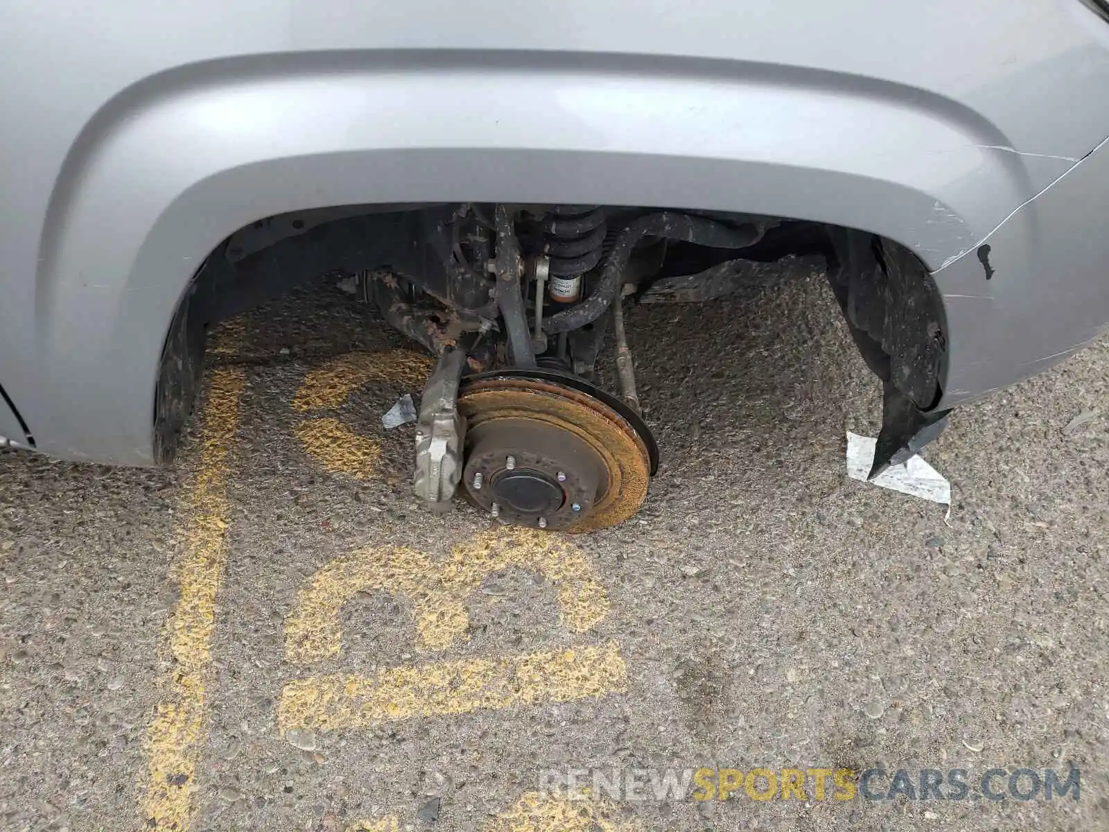 9 Photograph of a damaged car 3TMCZ5AN2KM256165 TOYOTA TACOMA 2019