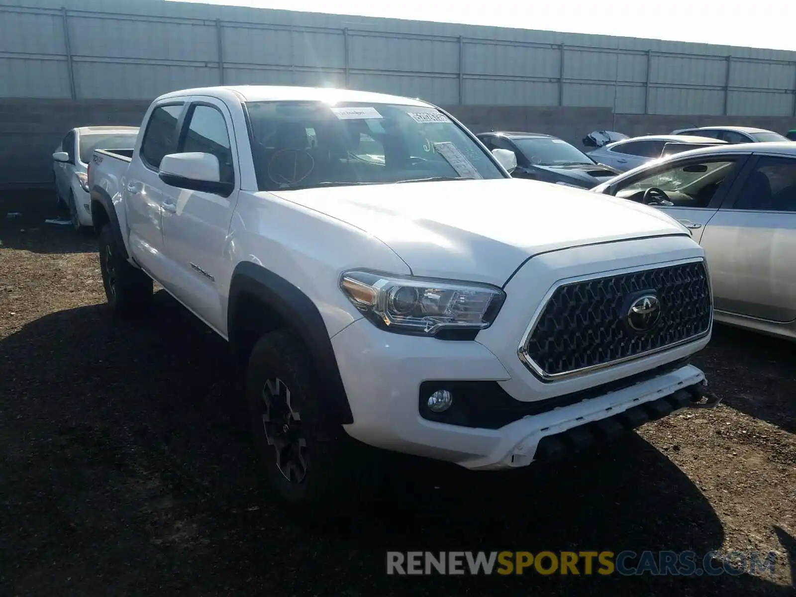 1 Photograph of a damaged car 3TMCZ5AN2KM256831 TOYOTA TACOMA 2019