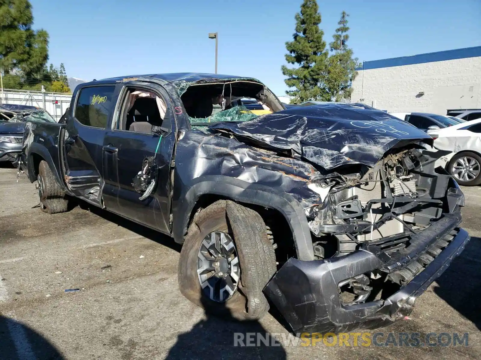 1 Photograph of a damaged car 3TMCZ5AN2KM257199 TOYOTA TACOMA 2019