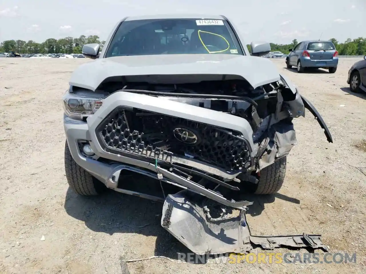 9 Photograph of a damaged car 3TMCZ5AN2KM259146 TOYOTA TACOMA 2019