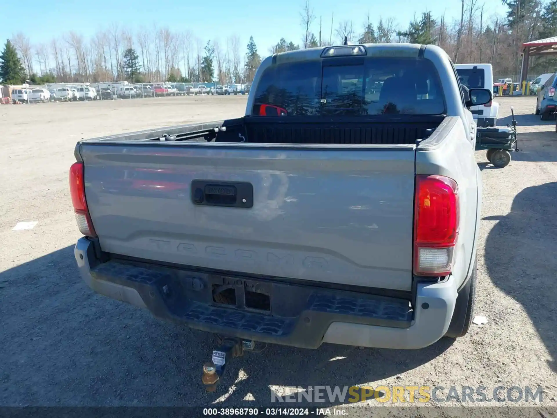 16 Photograph of a damaged car 3TMCZ5AN2KM267490 TOYOTA TACOMA 2019