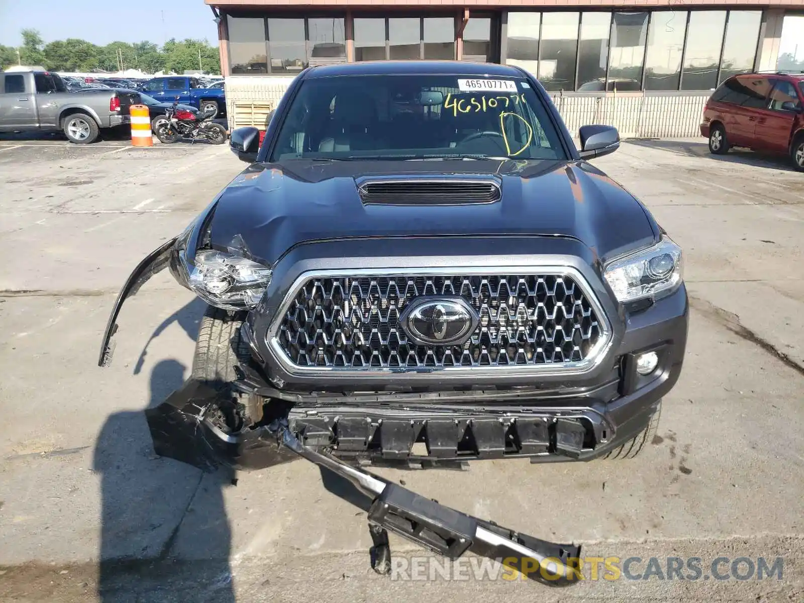 9 Photograph of a damaged car 3TMCZ5AN2KM277954 TOYOTA TACOMA 2019