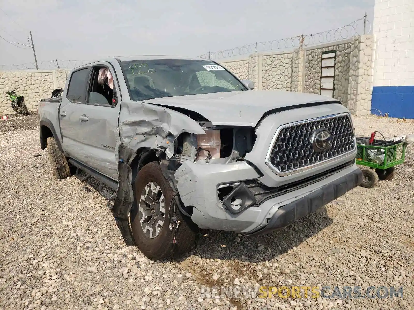 1 Photograph of a damaged car 3TMCZ5AN2KM279882 TOYOTA TACOMA 2019