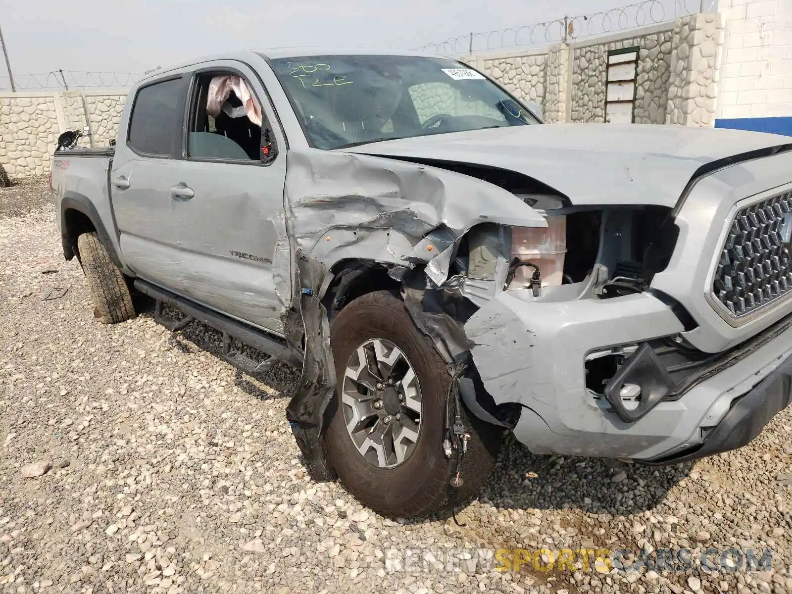 9 Photograph of a damaged car 3TMCZ5AN2KM279882 TOYOTA TACOMA 2019