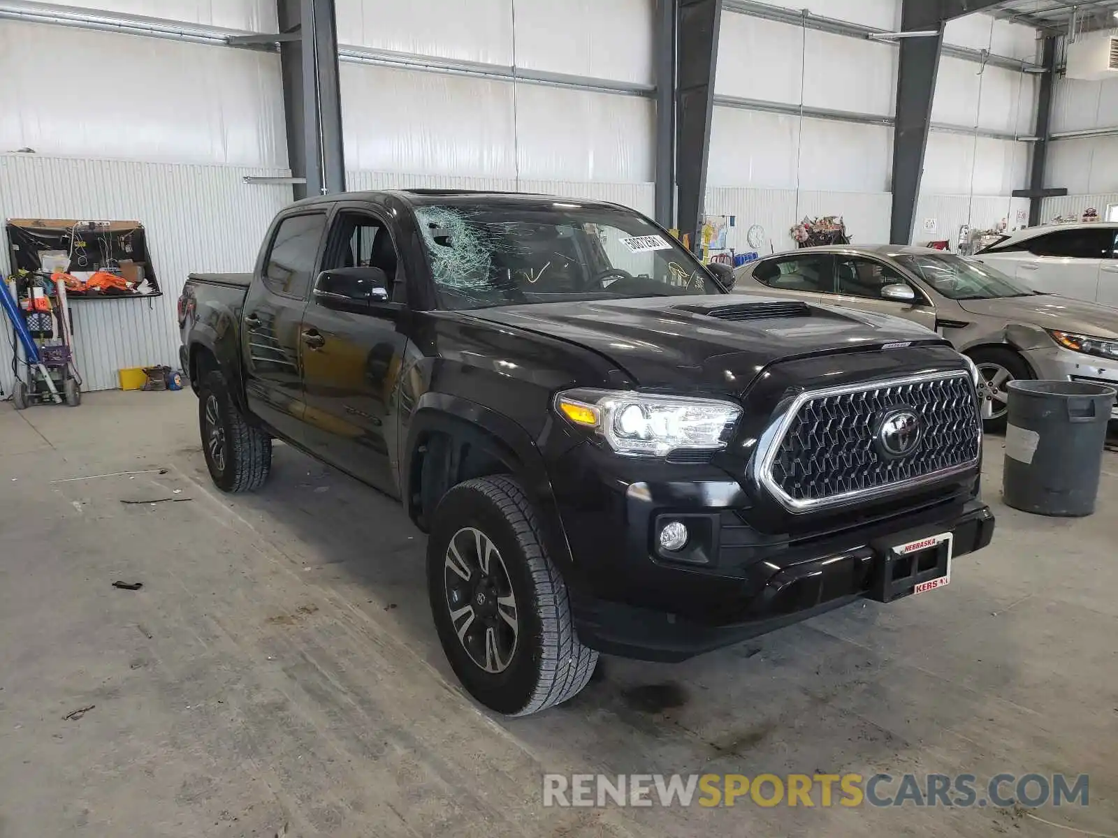 1 Photograph of a damaged car 3TMCZ5AN2KM283012 TOYOTA TACOMA 2019