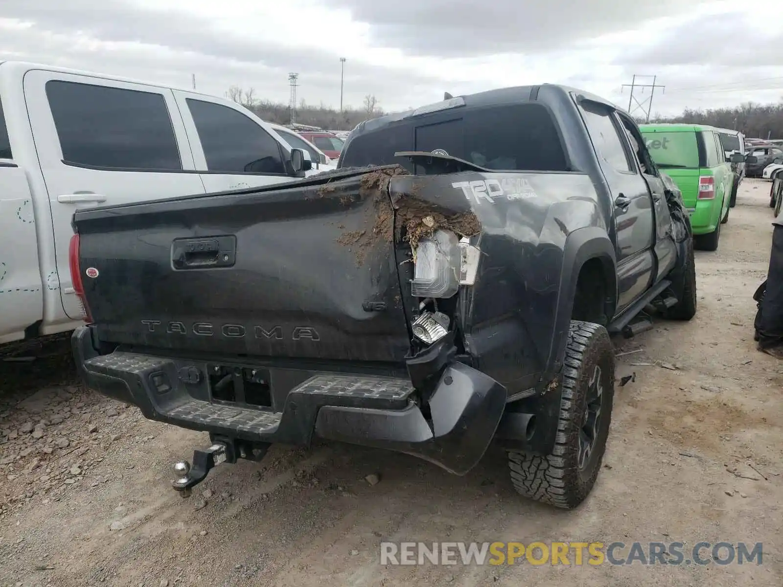 4 Photograph of a damaged car 3TMCZ5AN2KM286444 TOYOTA TACOMA 2019