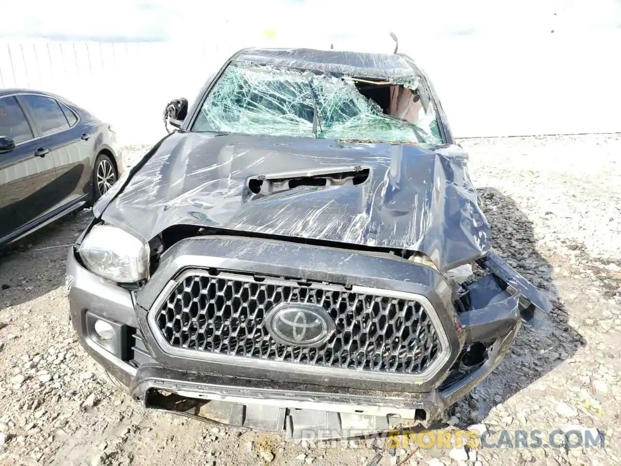 9 Photograph of a damaged car 3TMCZ5AN3KM192556 TOYOTA TACOMA 2019