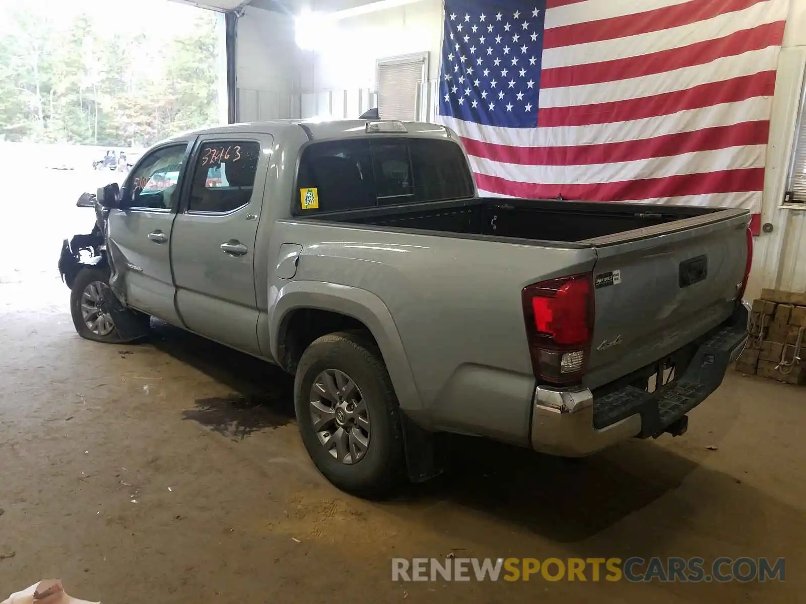 3 Photograph of a damaged car 3TMCZ5AN3KM195036 TOYOTA TACOMA 2019