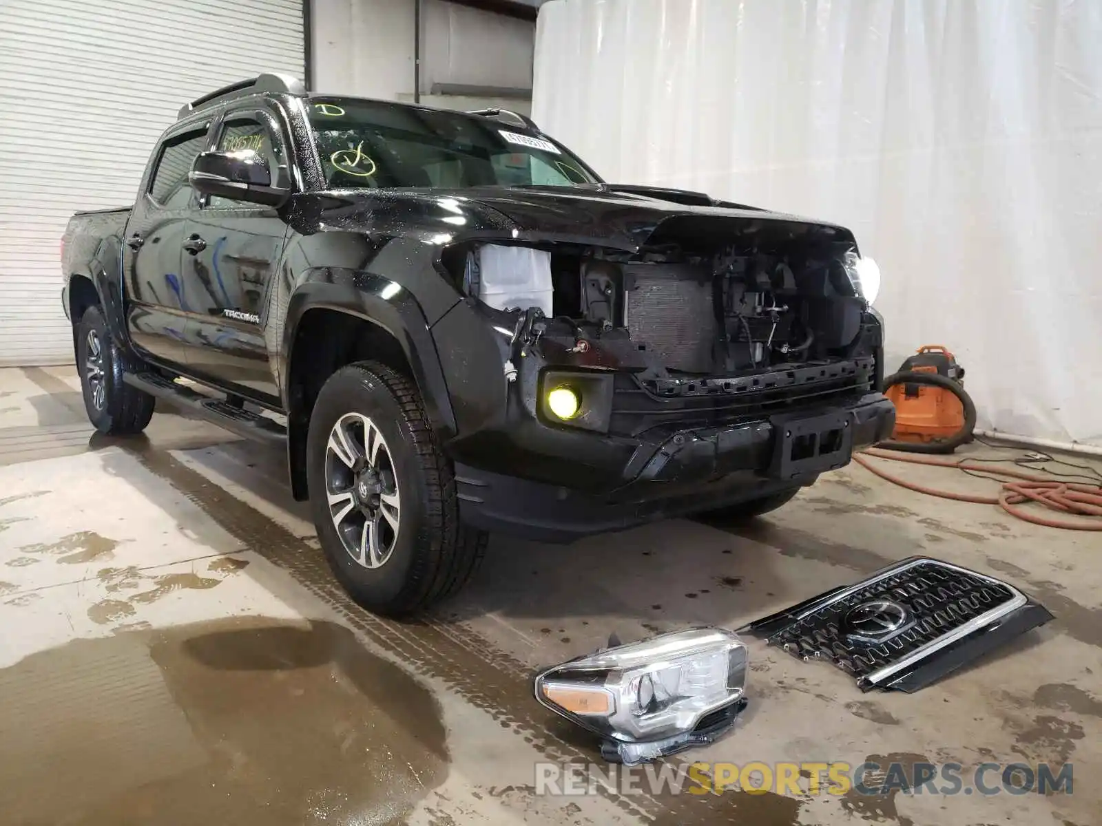 1 Photograph of a damaged car 3TMCZ5AN3KM195537 TOYOTA TACOMA 2019