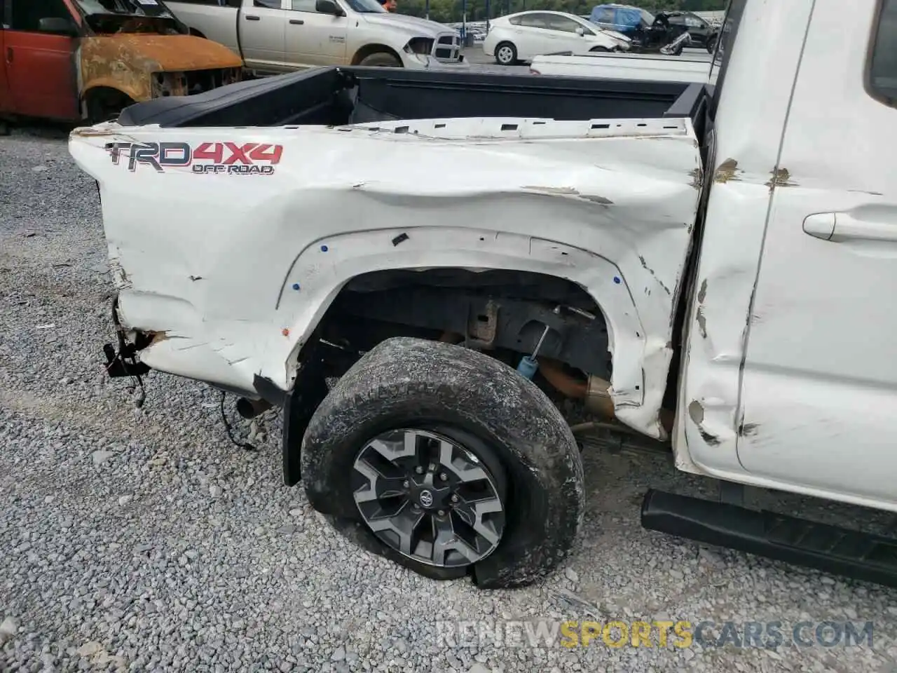 9 Photograph of a damaged car 3TMCZ5AN3KM202177 TOYOTA TACOMA 2019