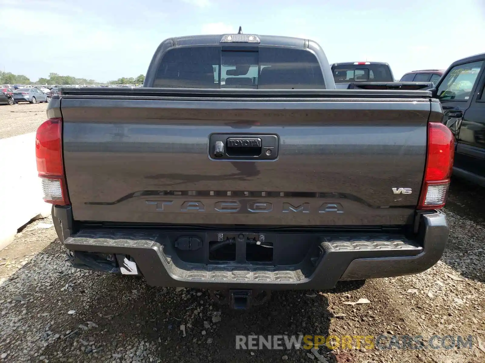 9 Photograph of a damaged car 3TMCZ5AN3KM203054 TOYOTA TACOMA 2019