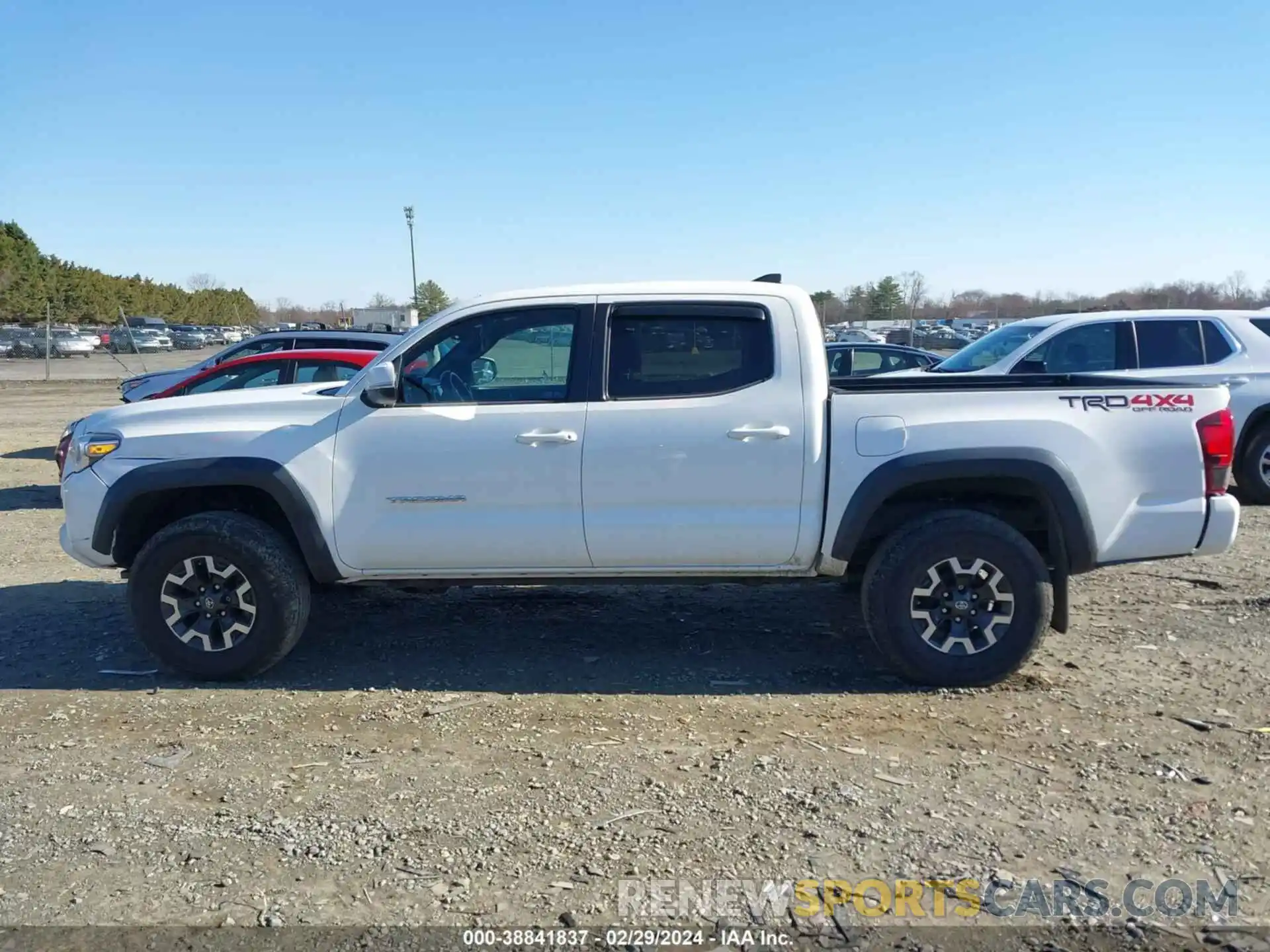 15 Photograph of a damaged car 3TMCZ5AN3KM210067 TOYOTA TACOMA 2019