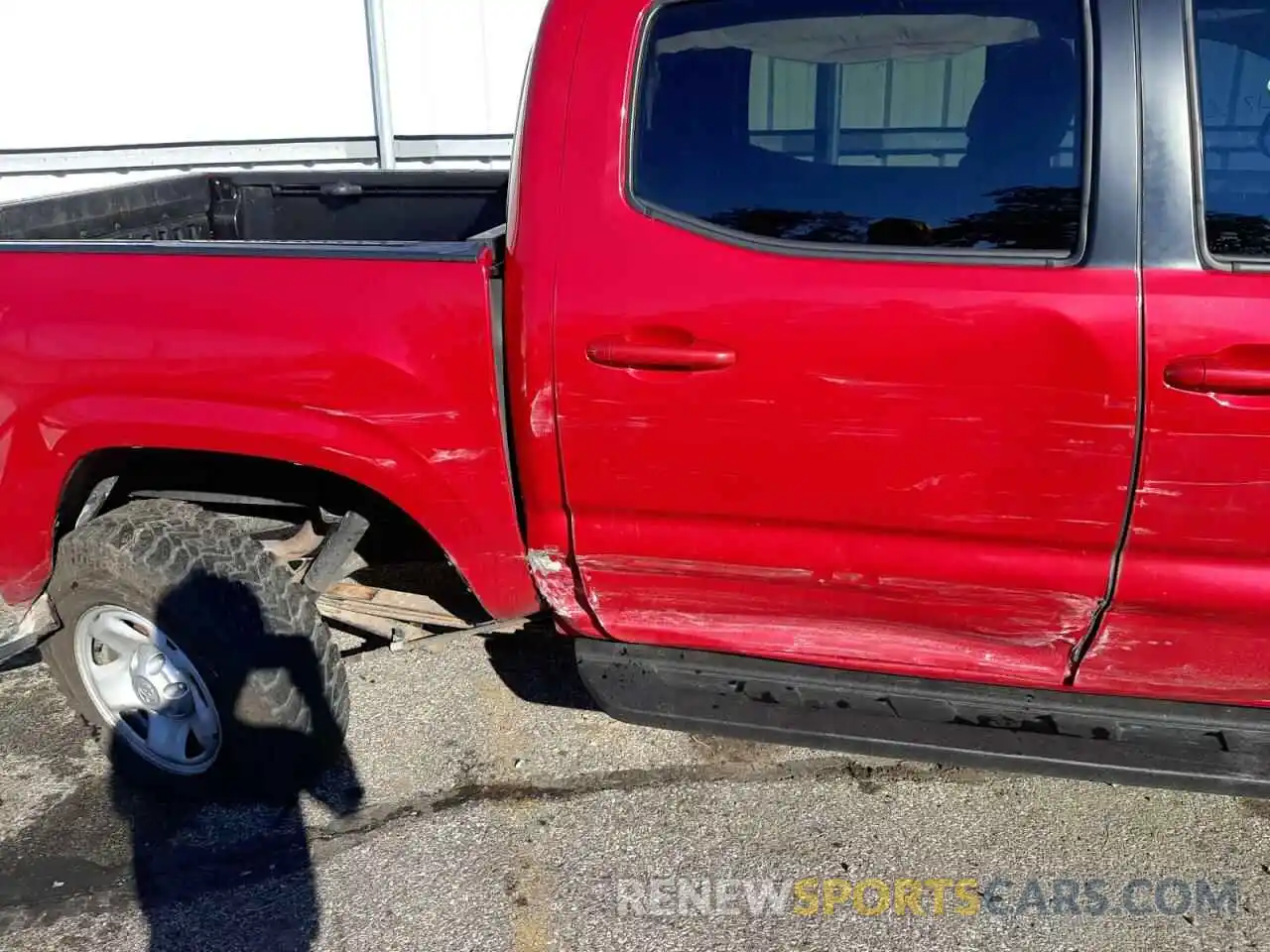 9 Photograph of a damaged car 3TMCZ5AN3KM213728 TOYOTA TACOMA 2019