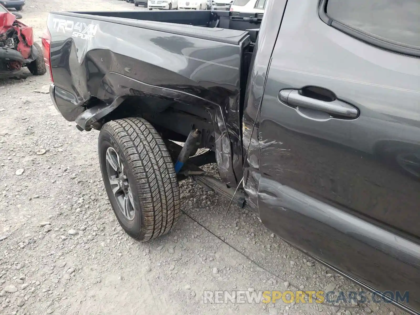 9 Фотография поврежденного автомобиля 3TMCZ5AN3KM214247 TOYOTA TACOMA 2019