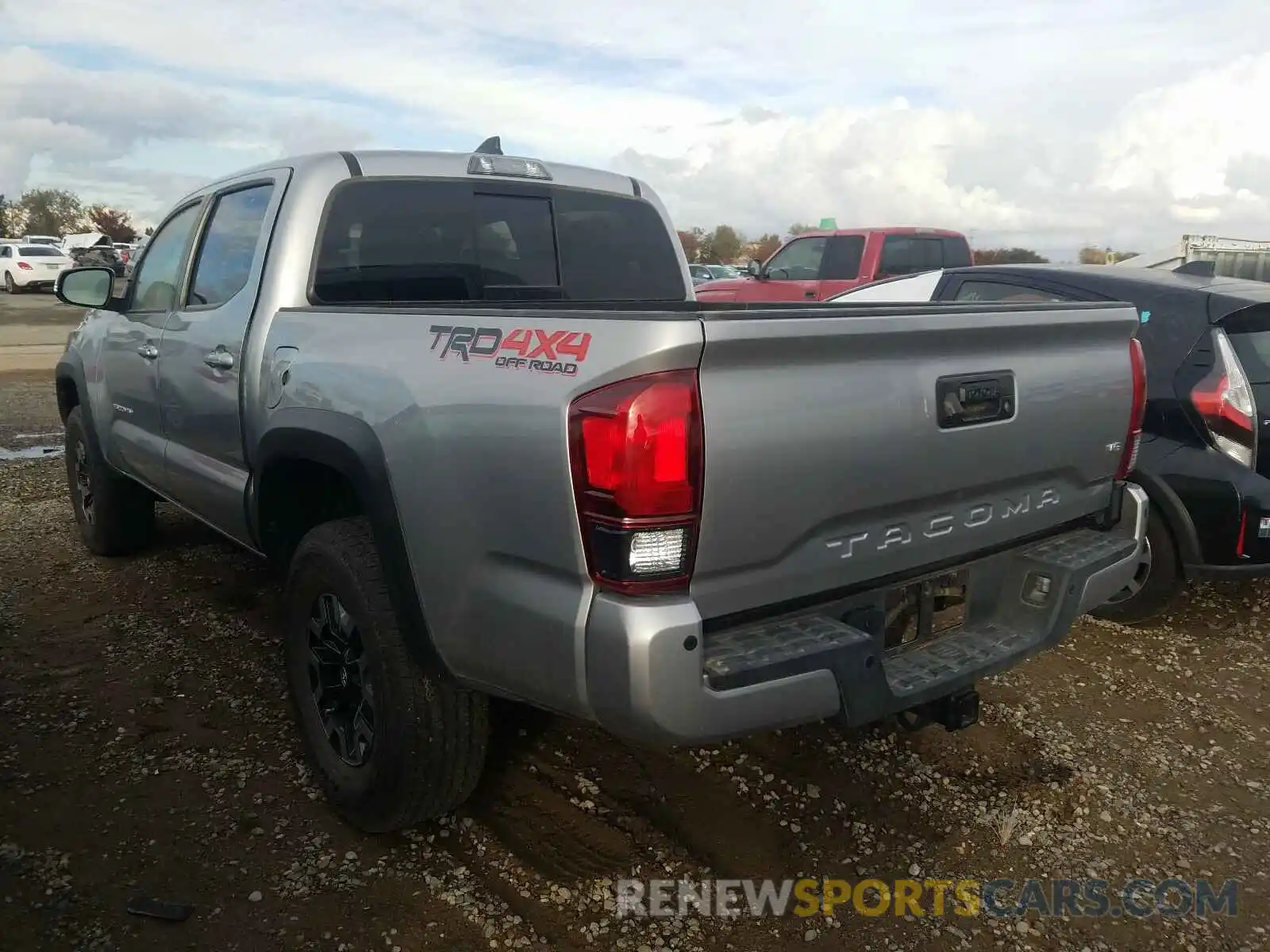 3 Photograph of a damaged car 3TMCZ5AN3KM220940 TOYOTA TACOMA 2019