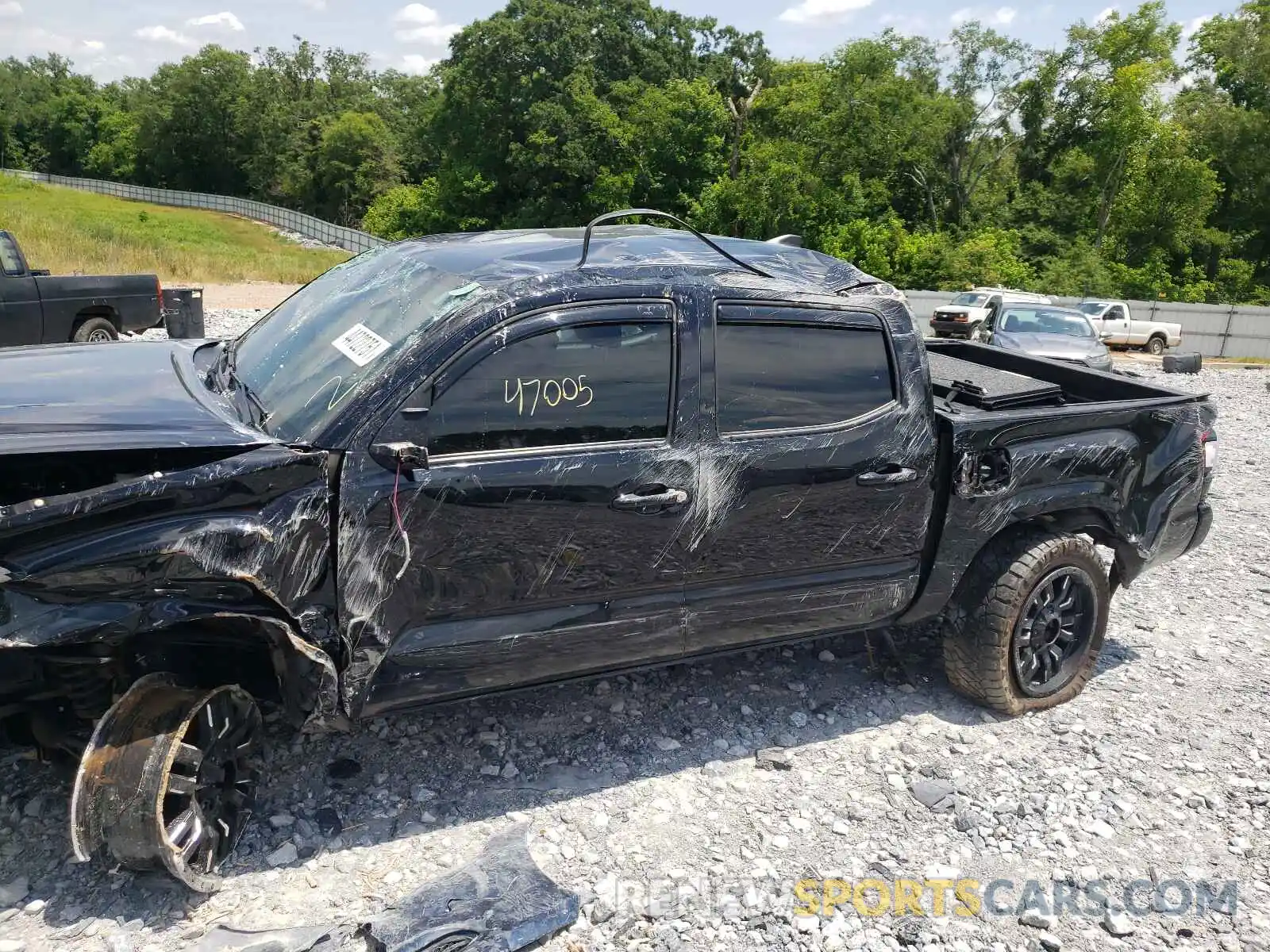 9 Photograph of a damaged car 3TMCZ5AN3KM221862 TOYOTA TACOMA 2019