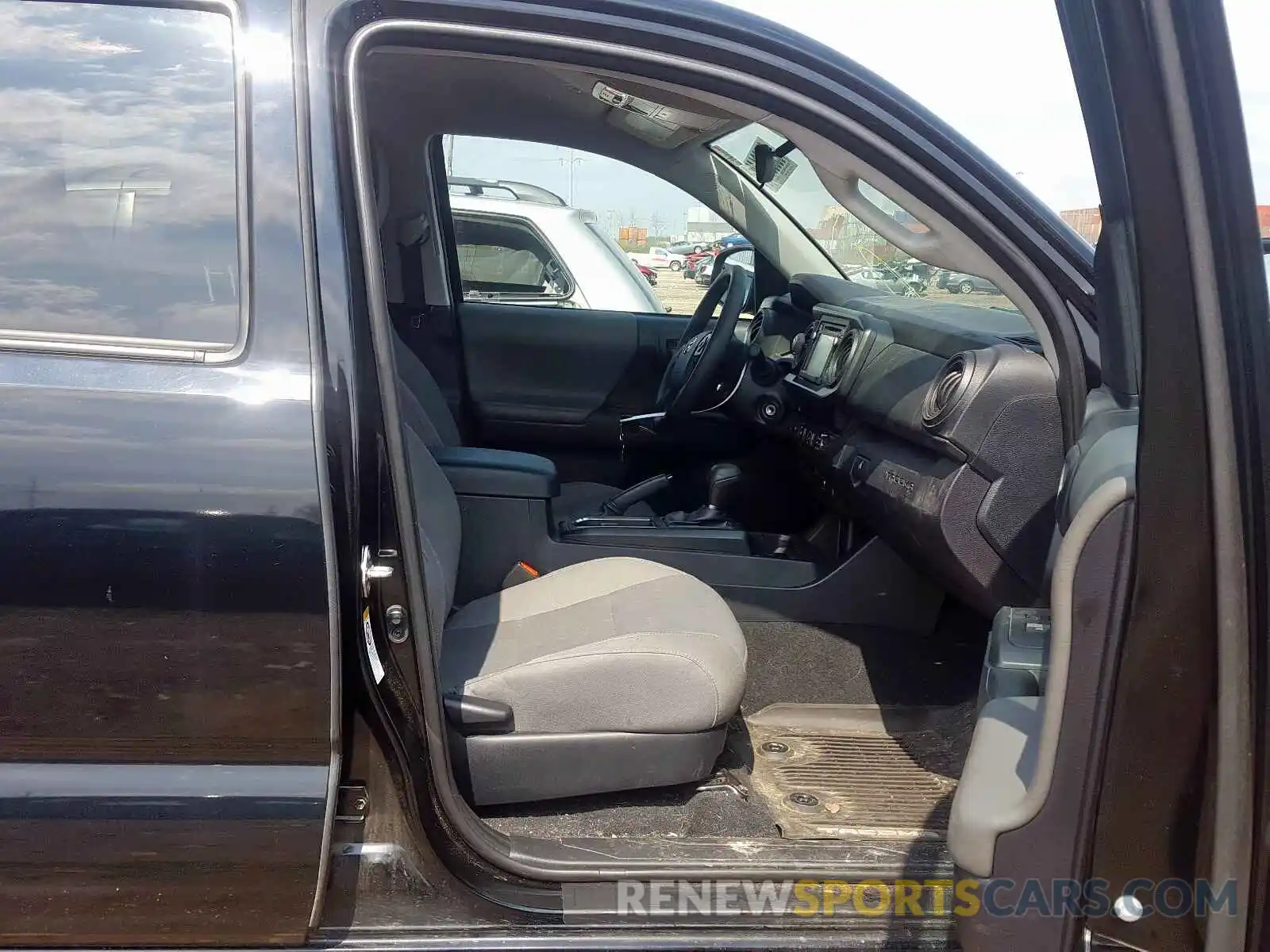 5 Photograph of a damaged car 3TMCZ5AN3KM225958 TOYOTA TACOMA 2019