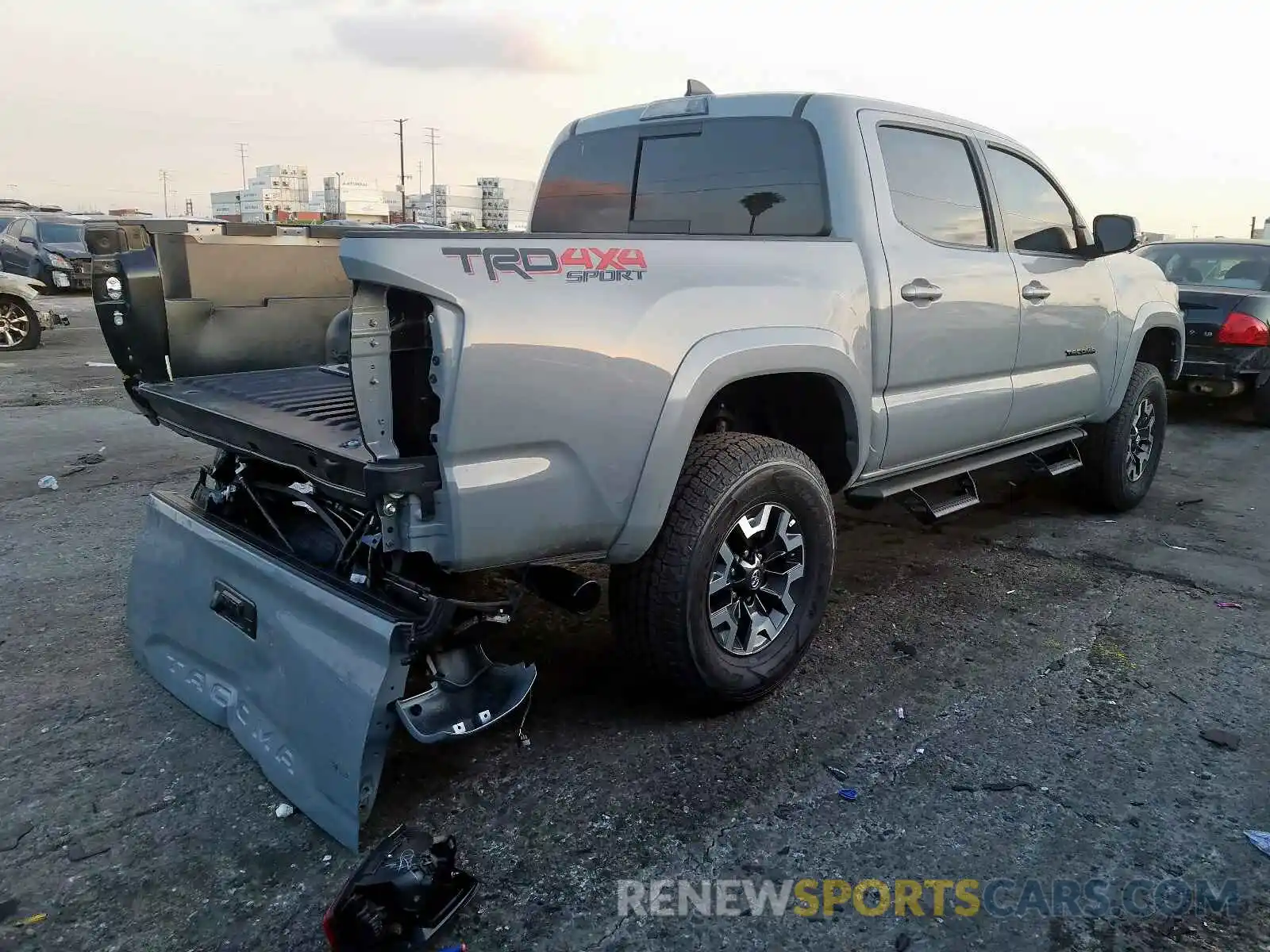 4 Photograph of a damaged car 3TMCZ5AN3KM226172 TOYOTA TACOMA 2019