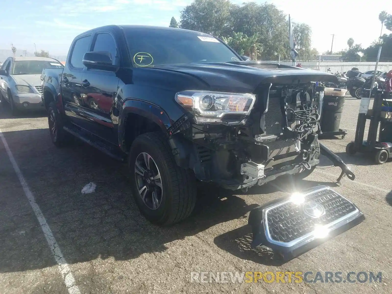 1 Photograph of a damaged car 3TMCZ5AN3KM226589 TOYOTA TACOMA 2019