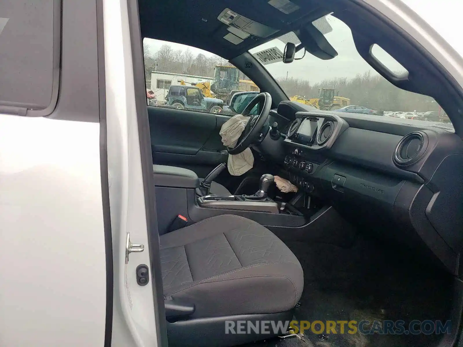 5 Photograph of a damaged car 3TMCZ5AN3KM228696 TOYOTA TACOMA 2019