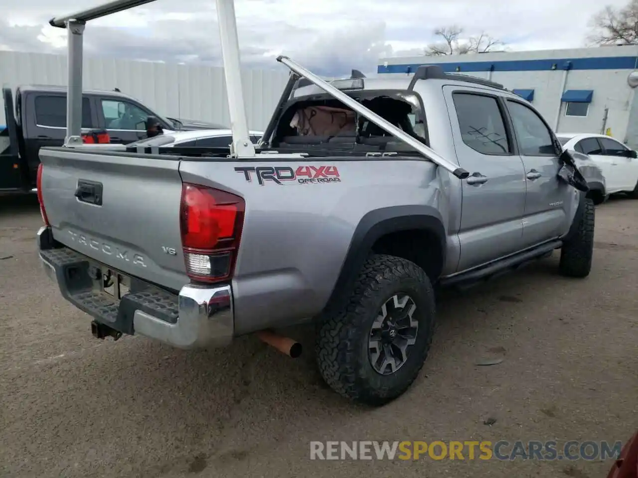 3 Photograph of a damaged car 3TMCZ5AN3KM233445 TOYOTA TACOMA 2019