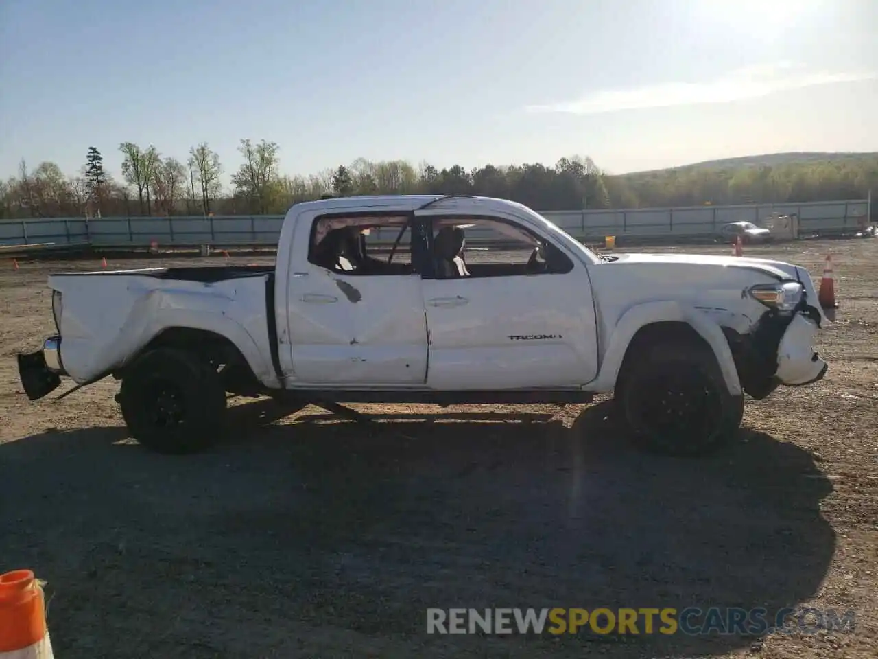 9 Photograph of a damaged car 3TMCZ5AN3KM235115 TOYOTA TACOMA 2019