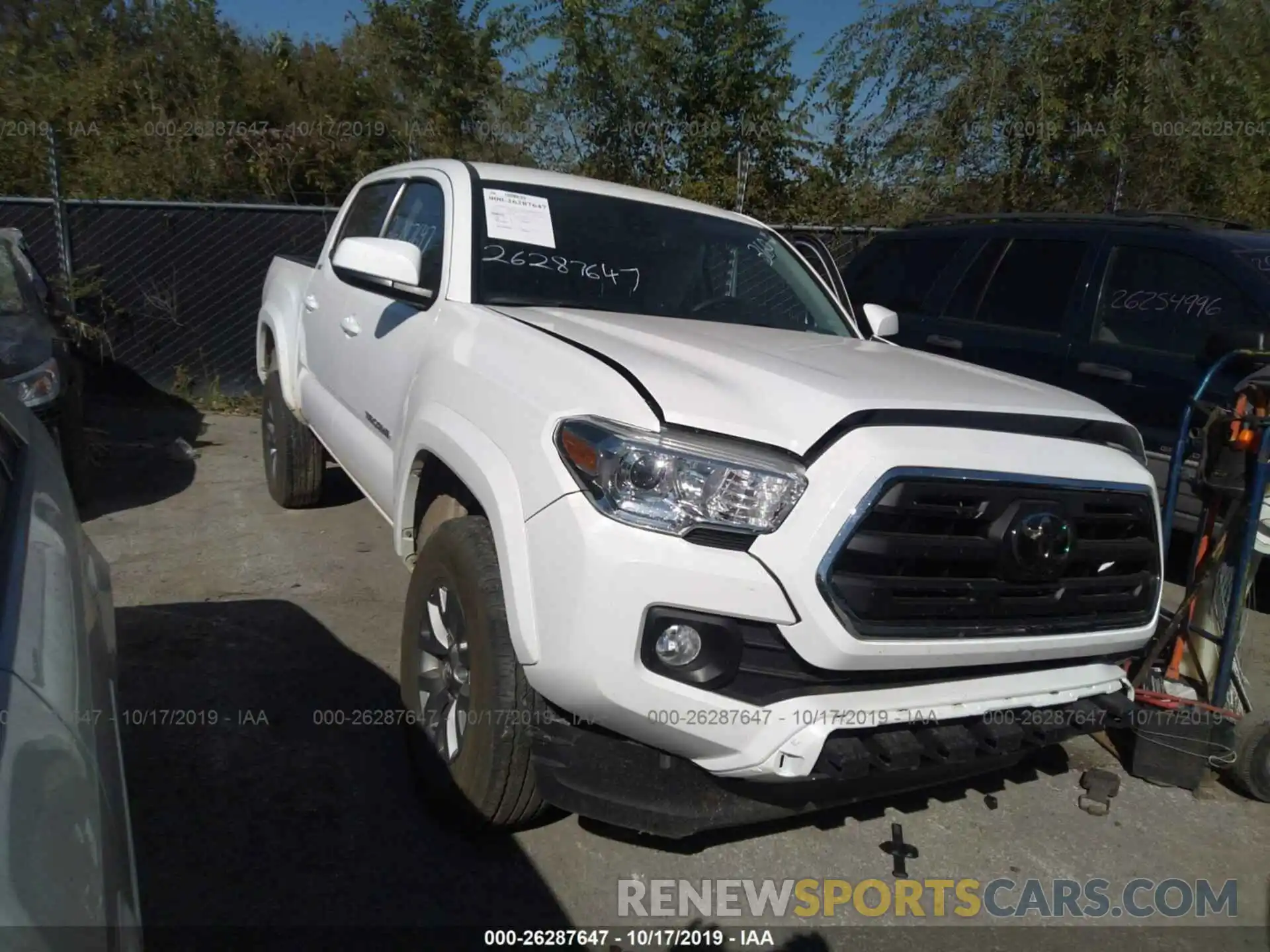 1 Photograph of a damaged car 3TMCZ5AN3KM246082 TOYOTA TACOMA 2019