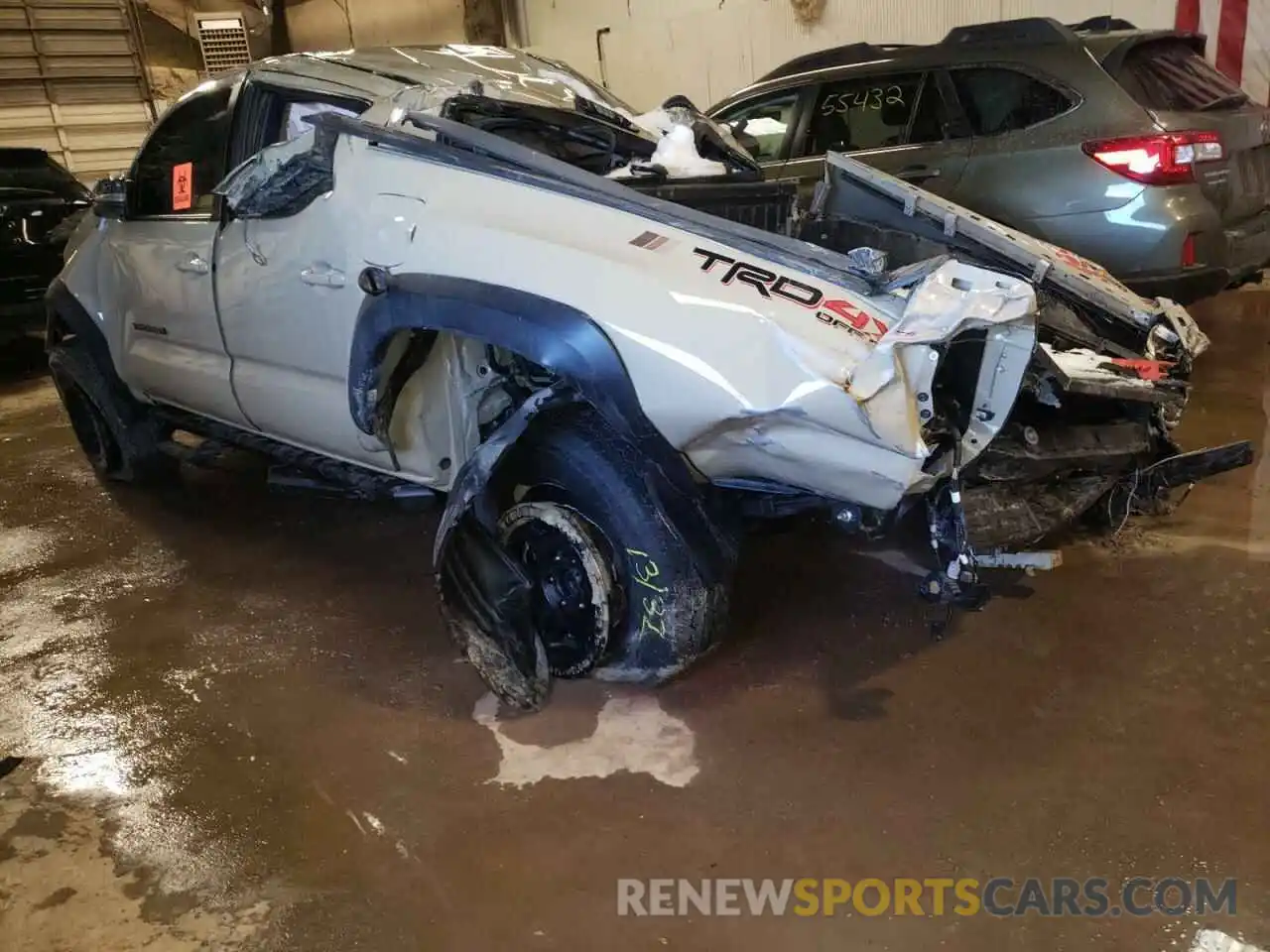 3 Photograph of a damaged car 3TMCZ5AN3KM248320 TOYOTA TACOMA 2019