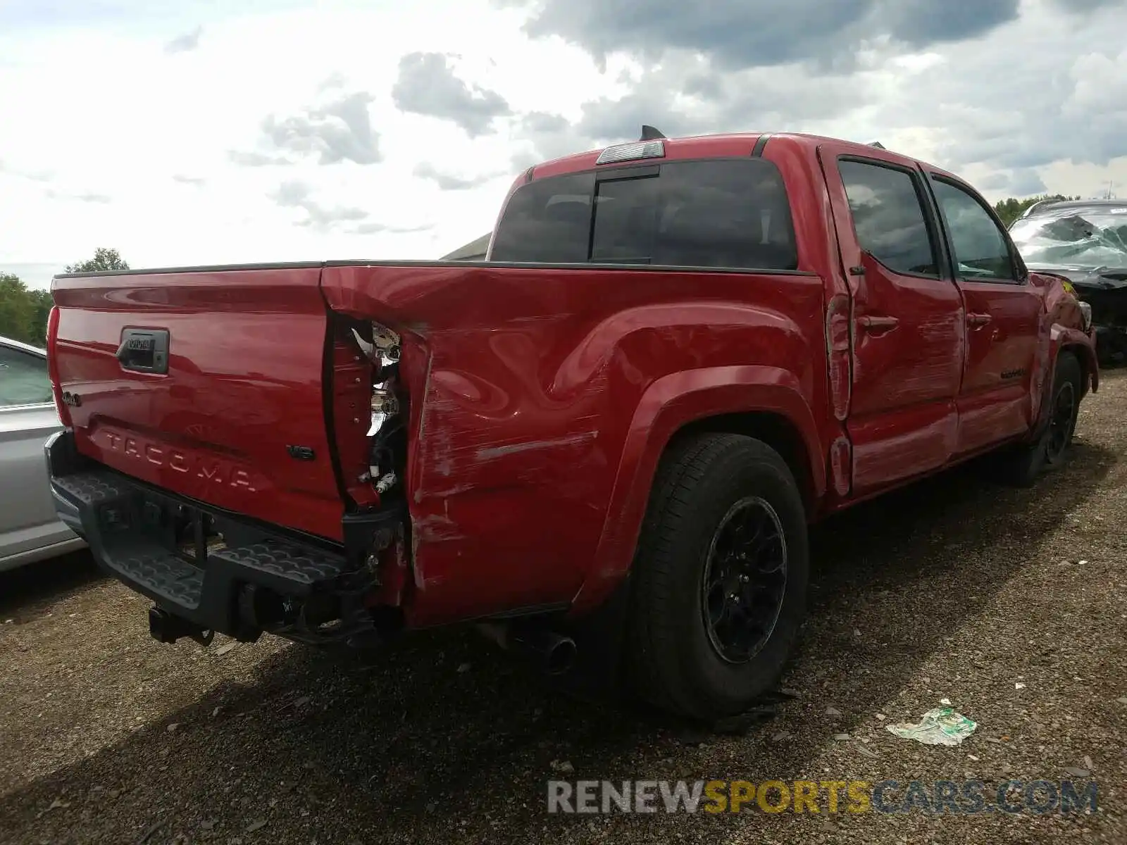 4 Photograph of a damaged car 3TMCZ5AN3KM250536 TOYOTA TACOMA 2019