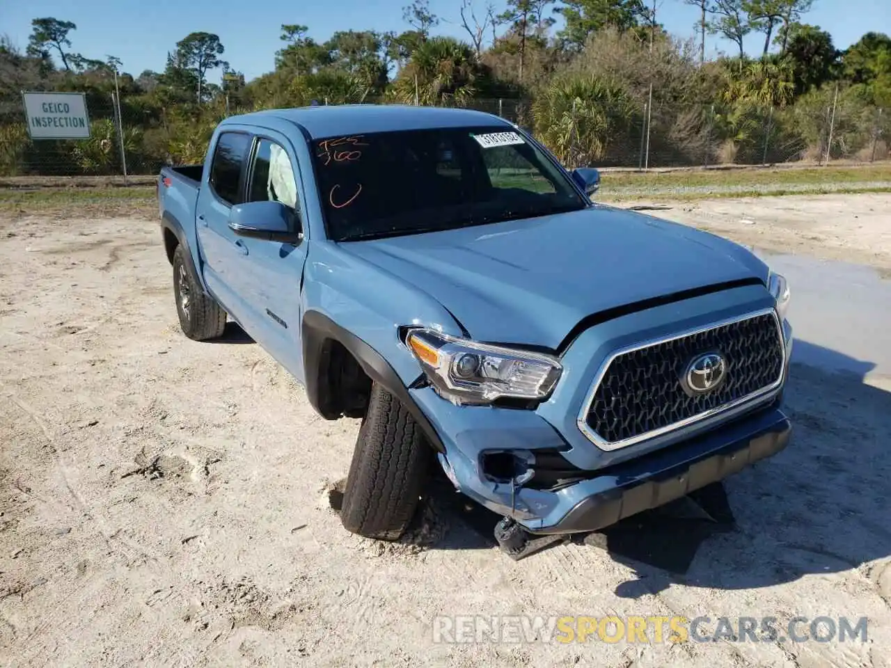 1 Photograph of a damaged car 3TMCZ5AN3KM260726 TOYOTA TACOMA 2019