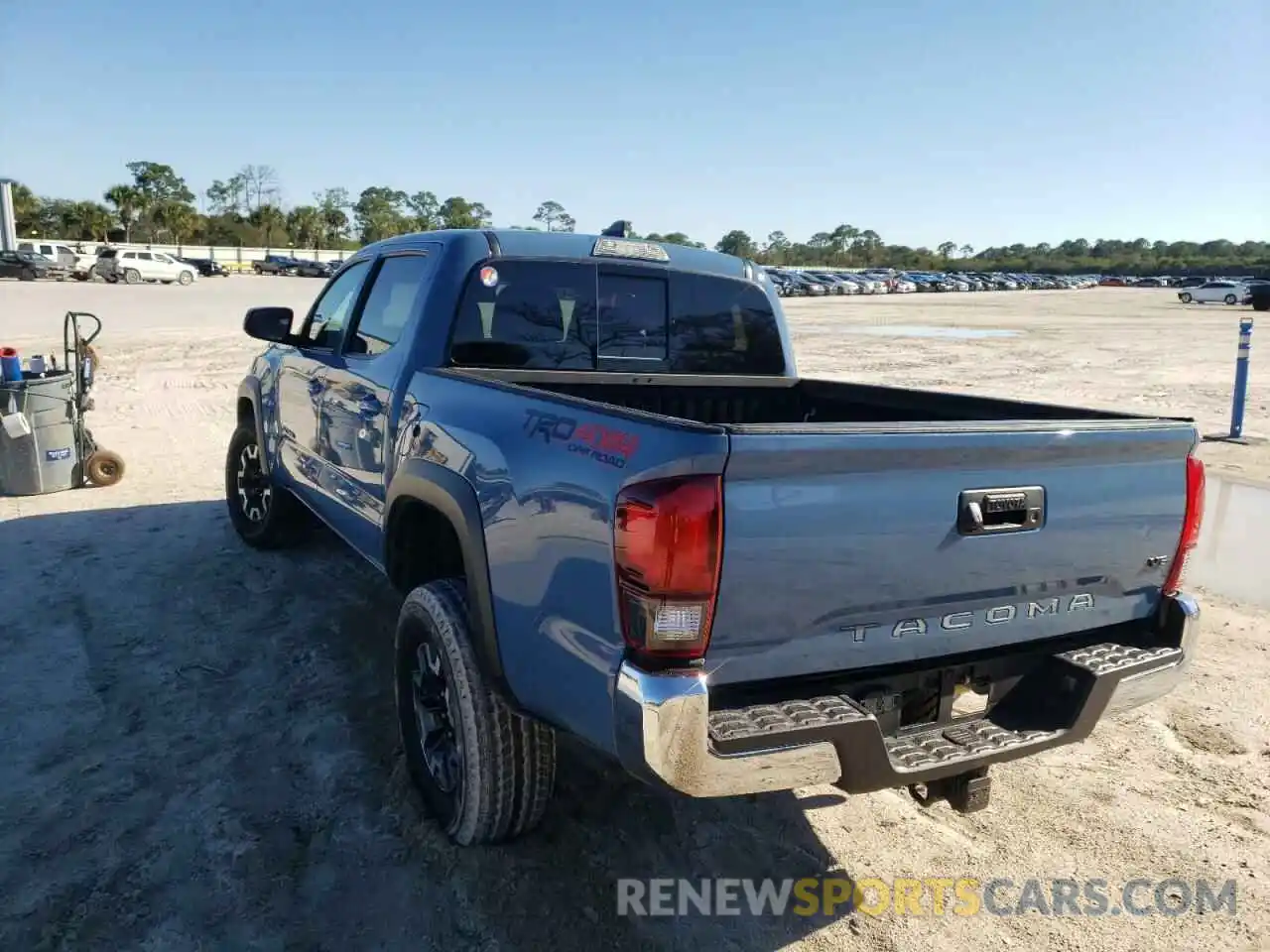 3 Photograph of a damaged car 3TMCZ5AN3KM260726 TOYOTA TACOMA 2019