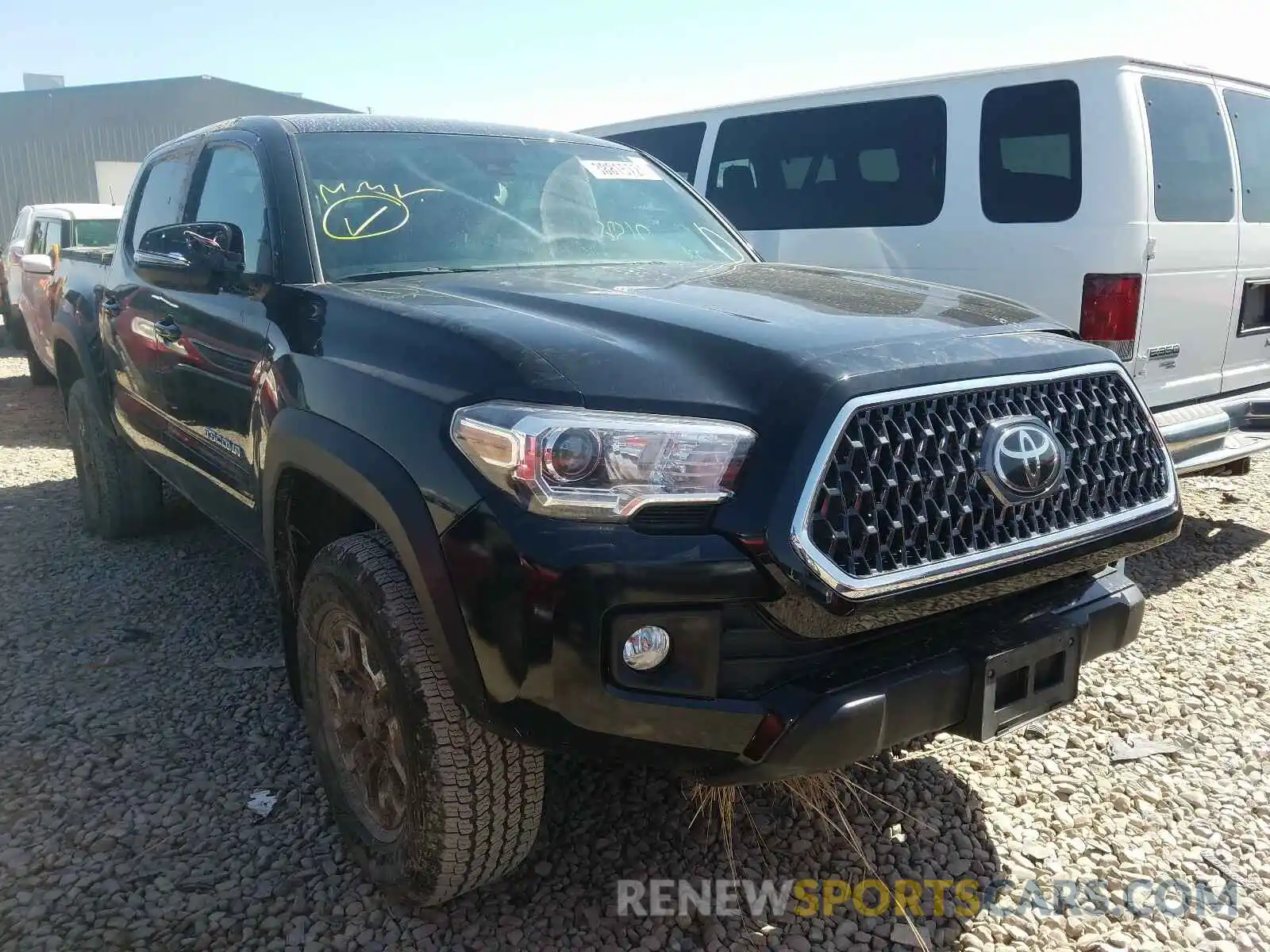 1 Photograph of a damaged car 3TMCZ5AN3KM262976 TOYOTA TACOMA 2019